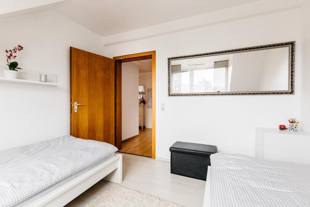Apartments ノイス 部屋 写真