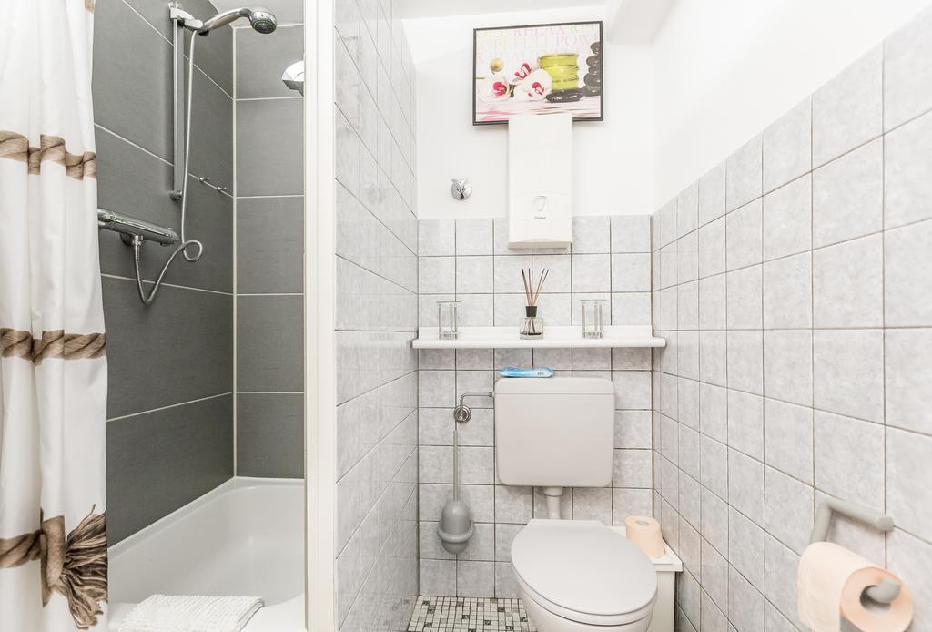 Apartments ノイス 部屋 写真