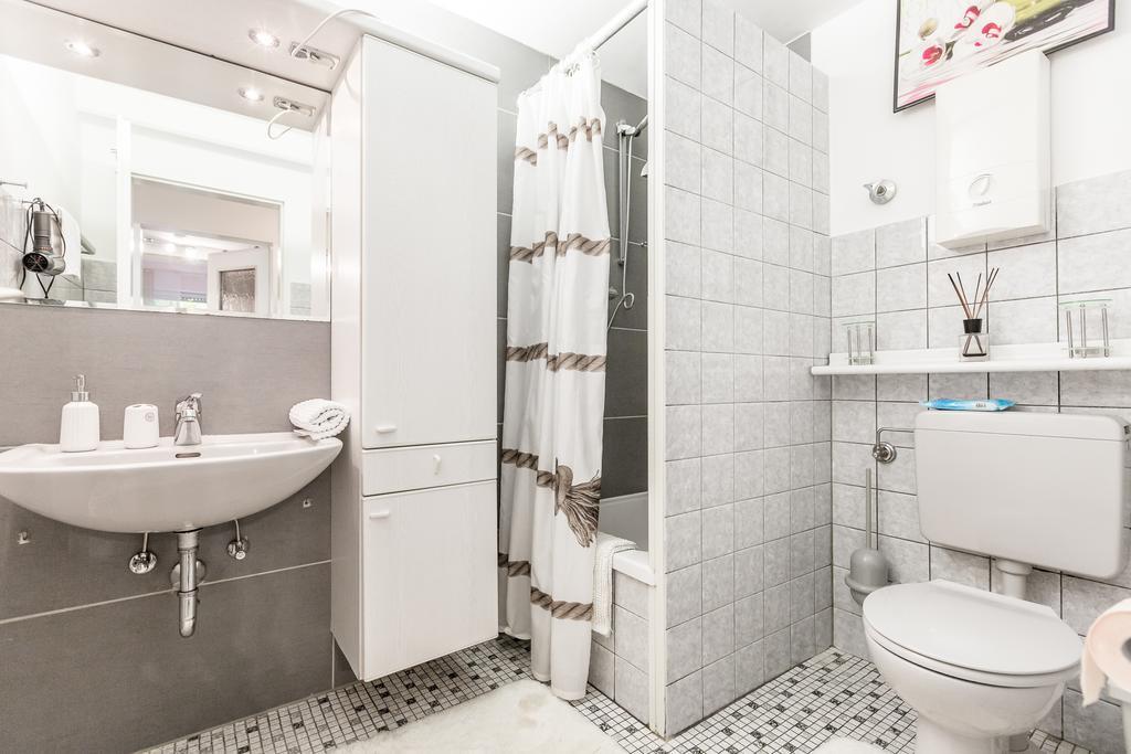 Apartments ノイス 部屋 写真