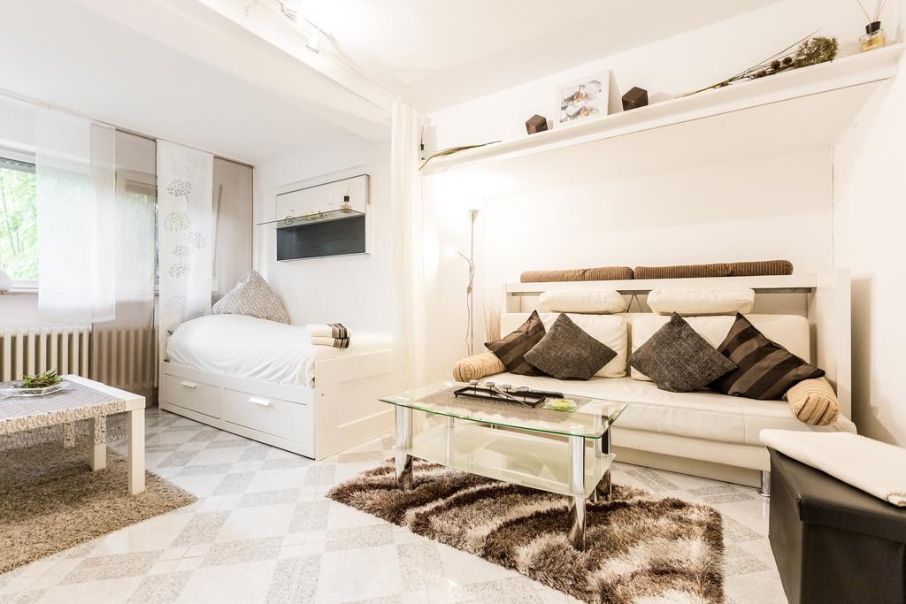 Apartments ノイス 部屋 写真