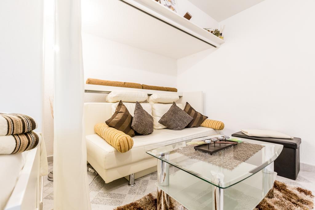 Apartments ノイス 部屋 写真
