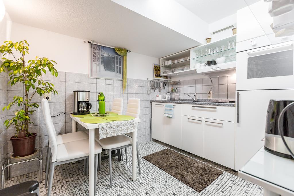 Apartments ノイス 部屋 写真