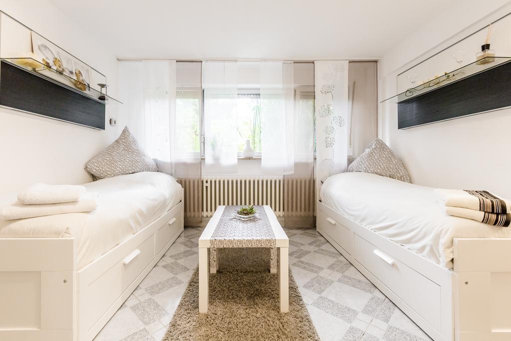 Apartments ノイス 部屋 写真